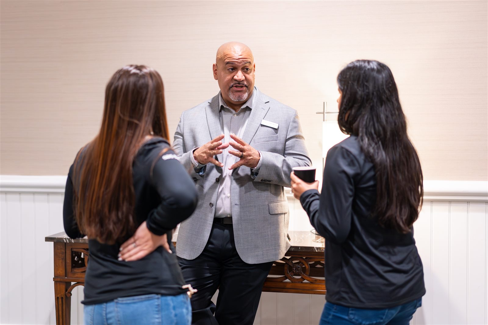A TSG ProAdvisor mentor speaking with tax professionals